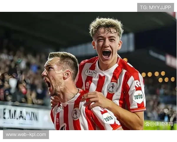 埃因霍温领跑荷甲，萨伊瓦里当选全场最佳