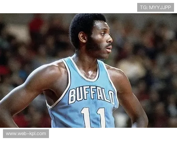 快船队史第二次单场出手50+三分，伦纳德16次三分出手创新纪录